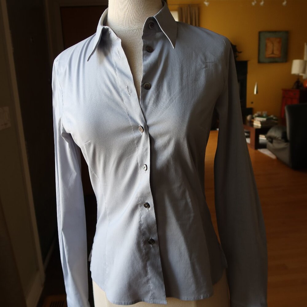 Hugo Boss button front long sleeve light blue blouse size 34 cotton blend womens